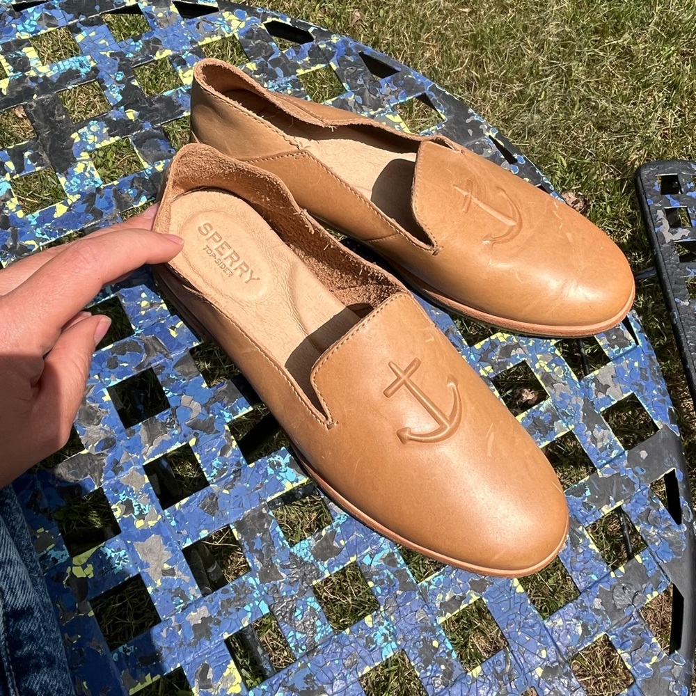 Sperry women’s seaport levy anchor loafer
